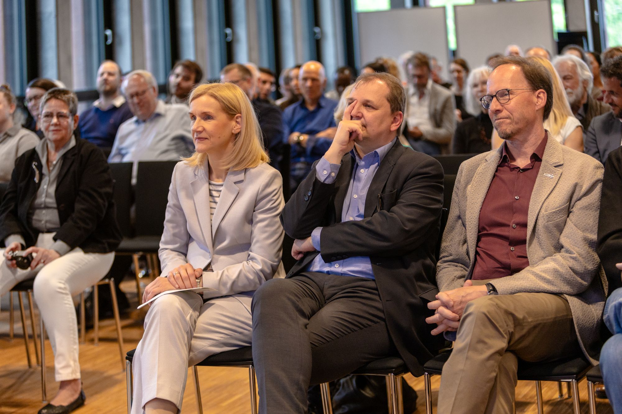 Die Spannung blieb, denn nun wurden die nominierten Masterarbeiten vorgestellt