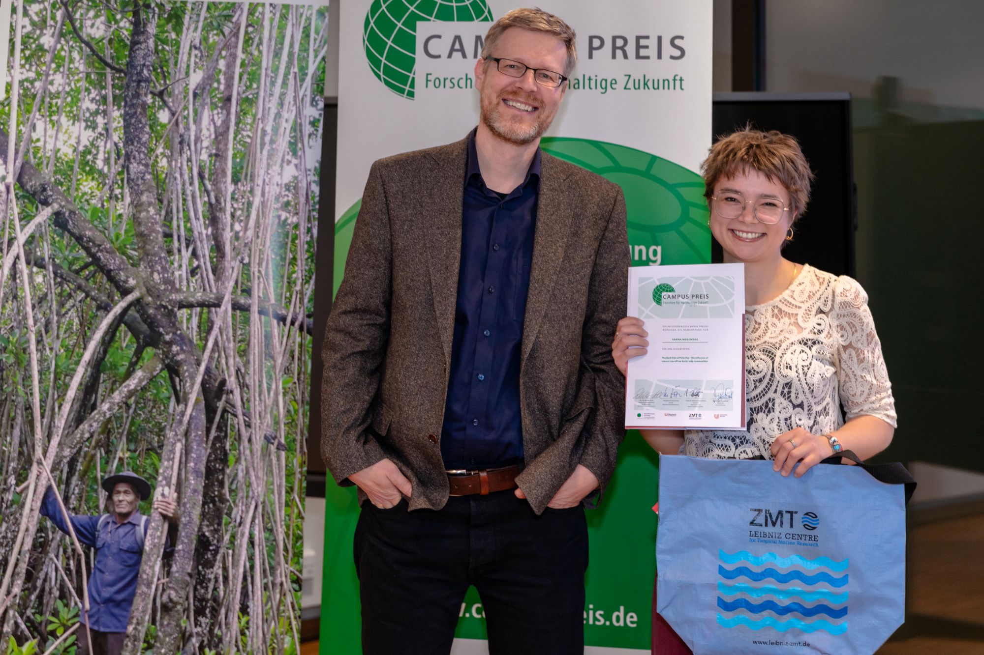 Prof. Dr. Kai Bishof hatte Dr. Sarina Niedzwiedz nominiert